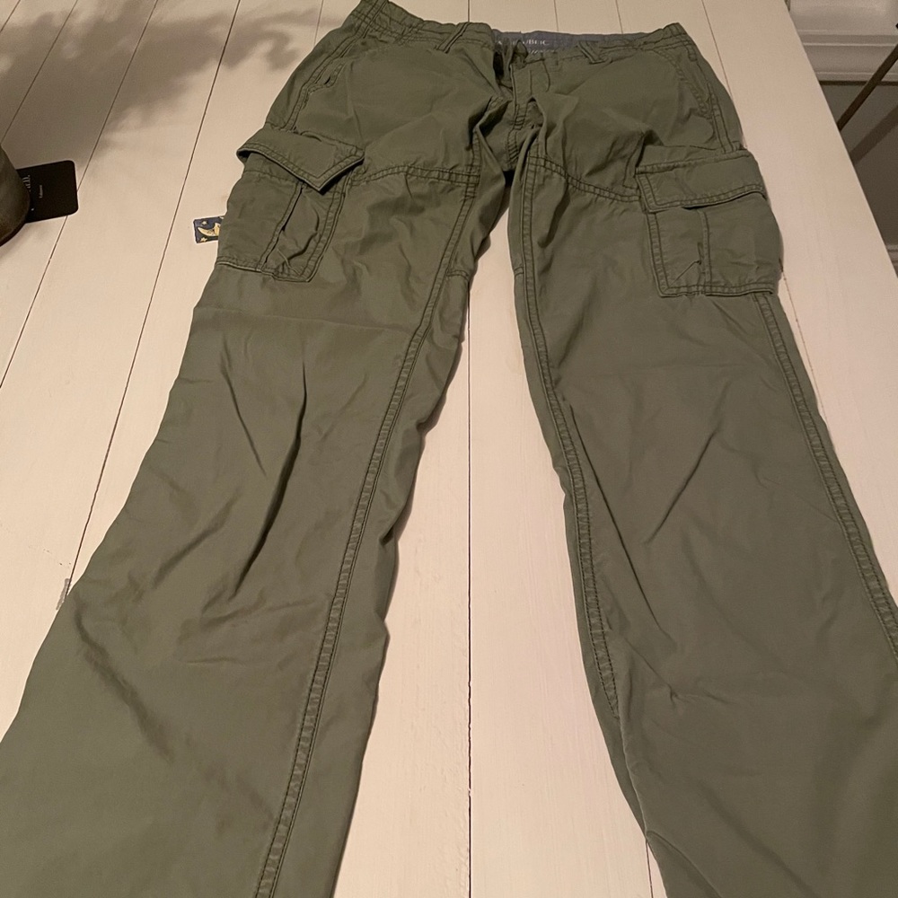 Women’s Banana Republic cargo pants.   Size 0